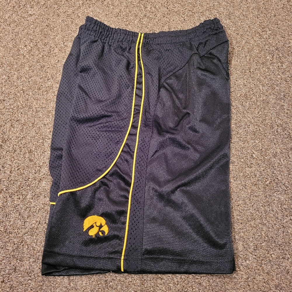 Pro Edge Black Iowa Hawkeyes Athletic Basketball Shorts